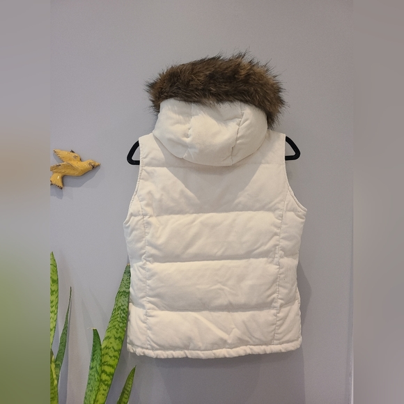 Gap Puffer Vest - Picture 3 of 6